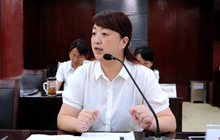 阜阳华亿国际总经理杨艳菁发言